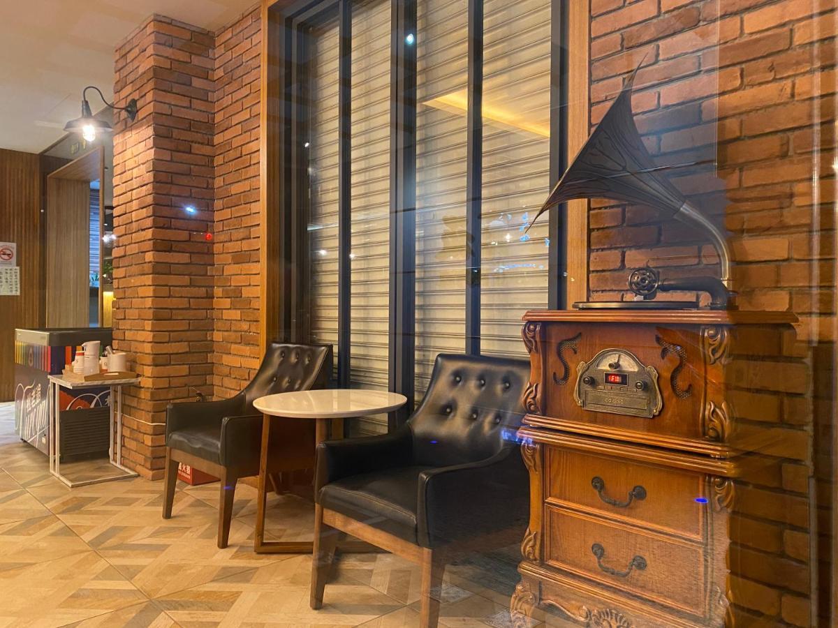 Hua Xiang Hotel -Zouying เกาสง ภายนอก รูปภาพ