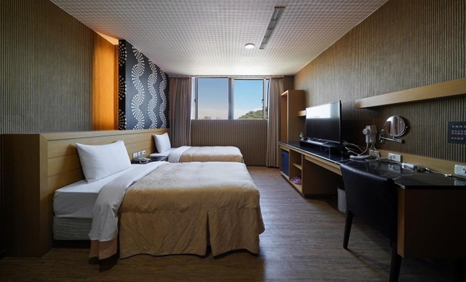 Hua Xiang Hotel -Zouying เกาสง ภายนอก รูปภาพ