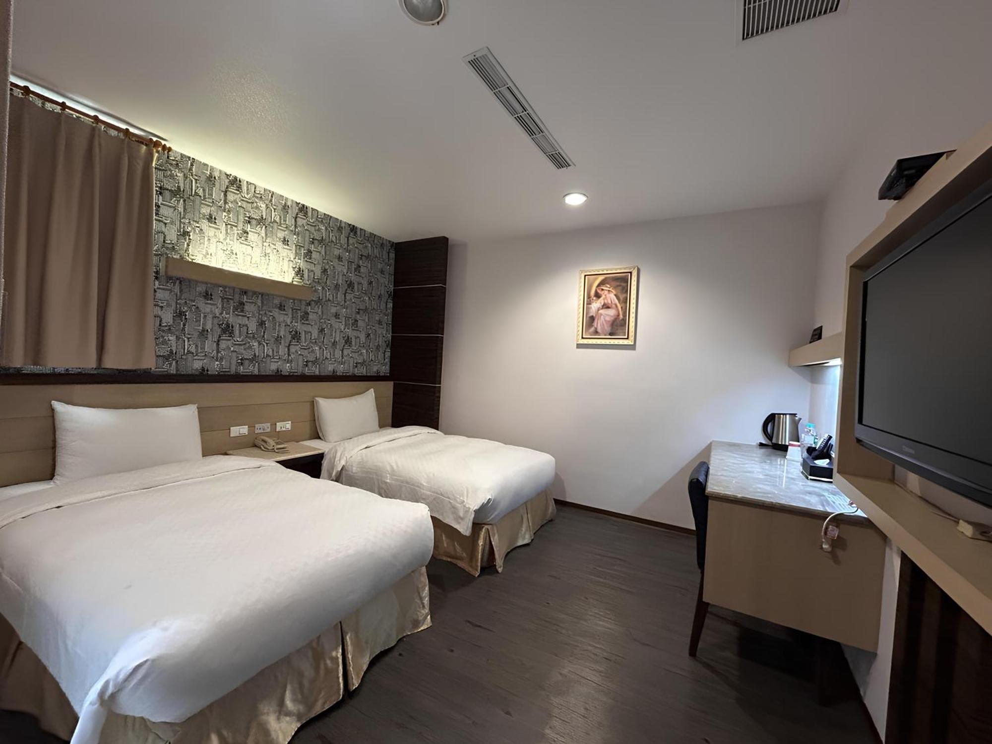 Hua Xiang Hotel -Zouying เกาสง ภายนอก รูปภาพ