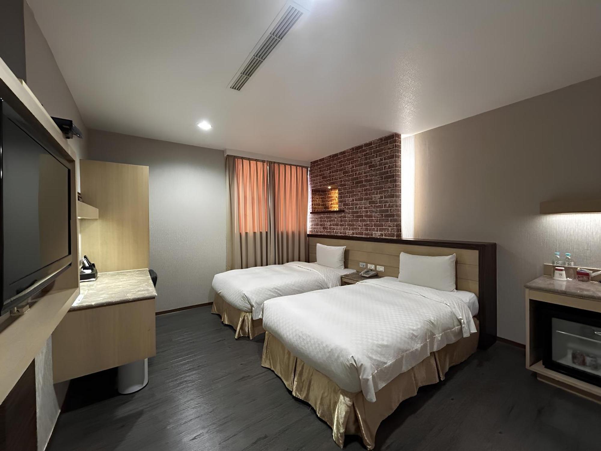 Hua Xiang Hotel -Zouying เกาสง ภายนอก รูปภาพ