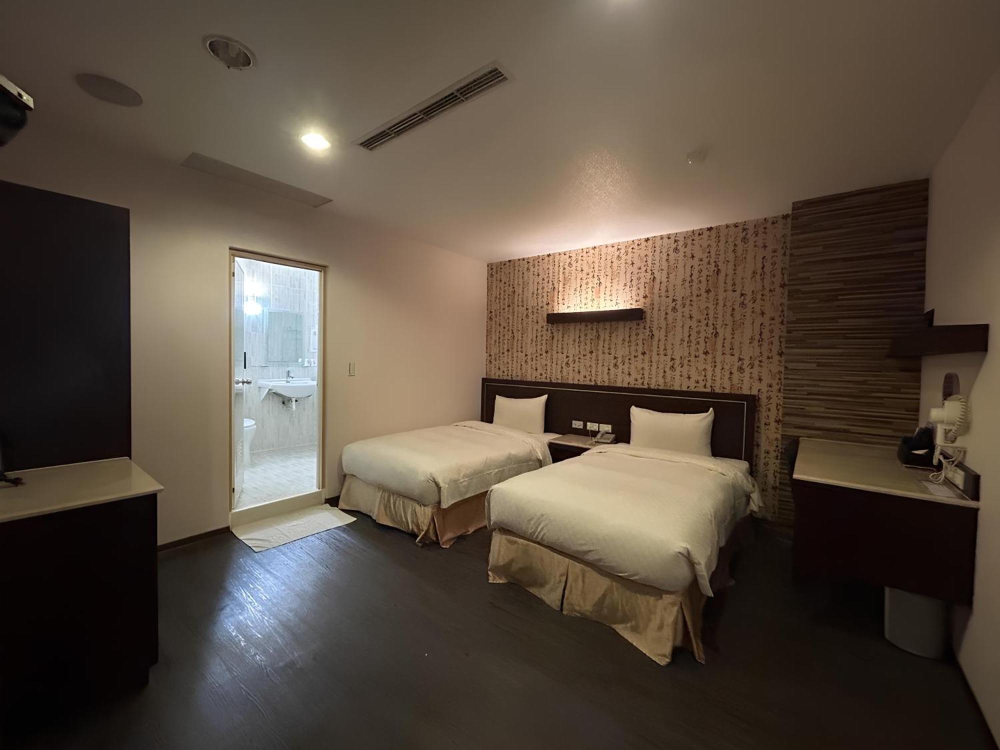 Hua Xiang Hotel -Zouying เกาสง ภายนอก รูปภาพ