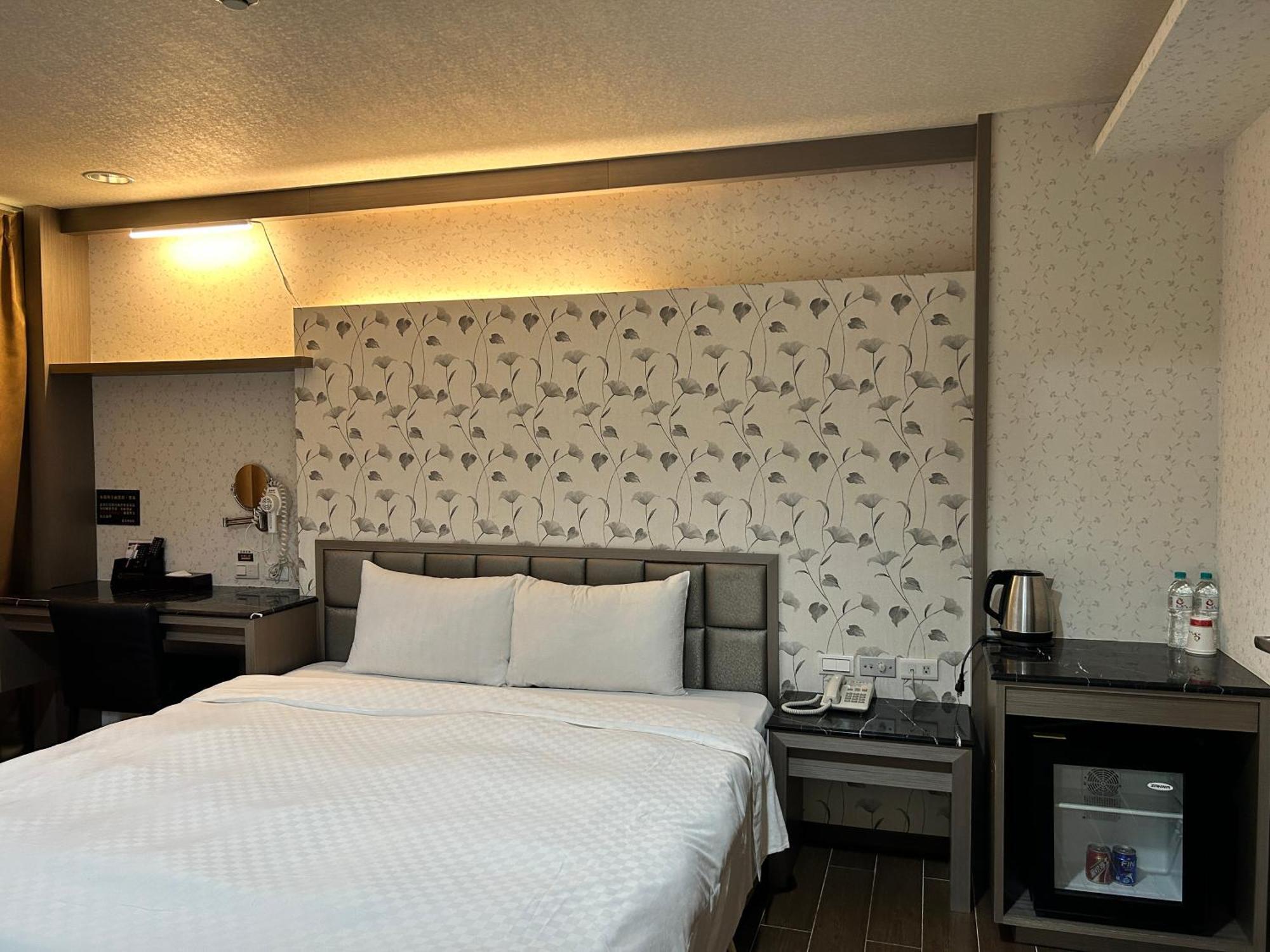 Hua Xiang Hotel -Zouying เกาสง ภายนอก รูปภาพ